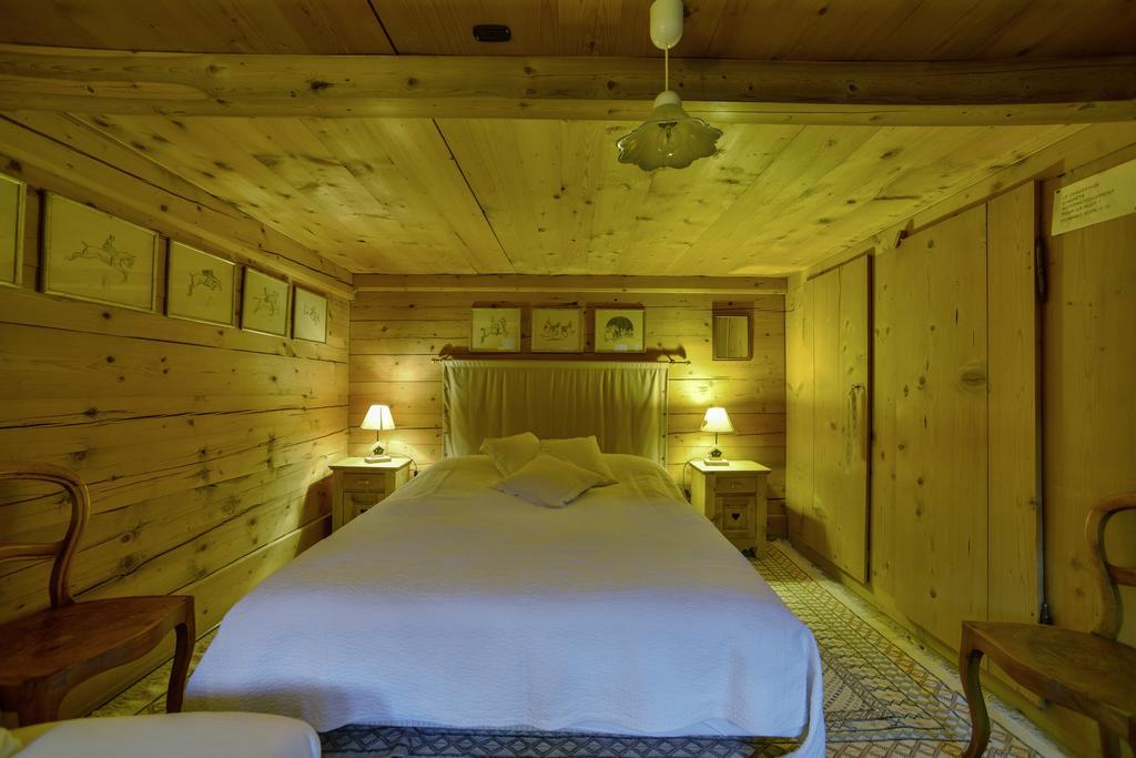 B&B Chalet La Croisee Vers L'Eglise Rom bilde